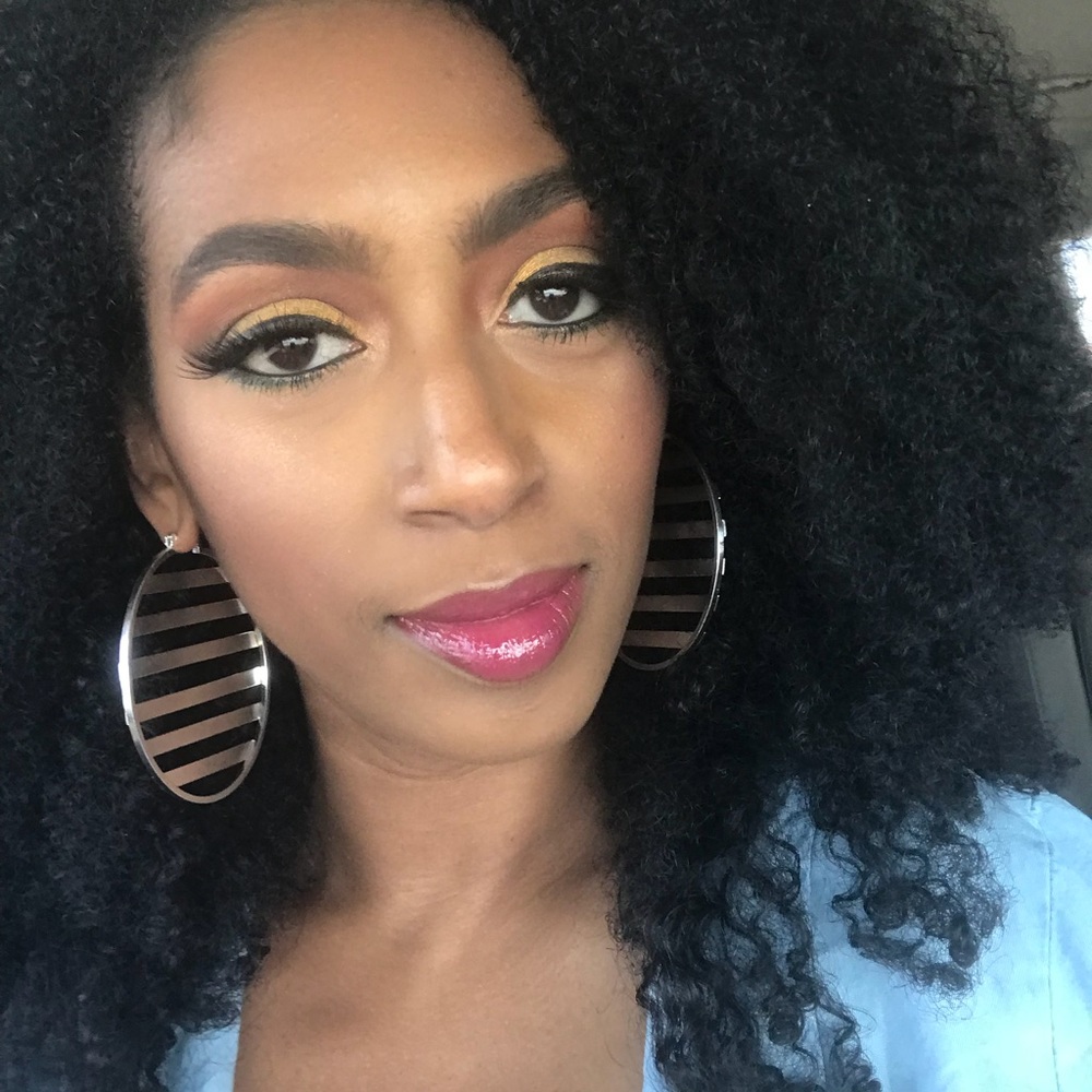 Meet your Posher, Miko